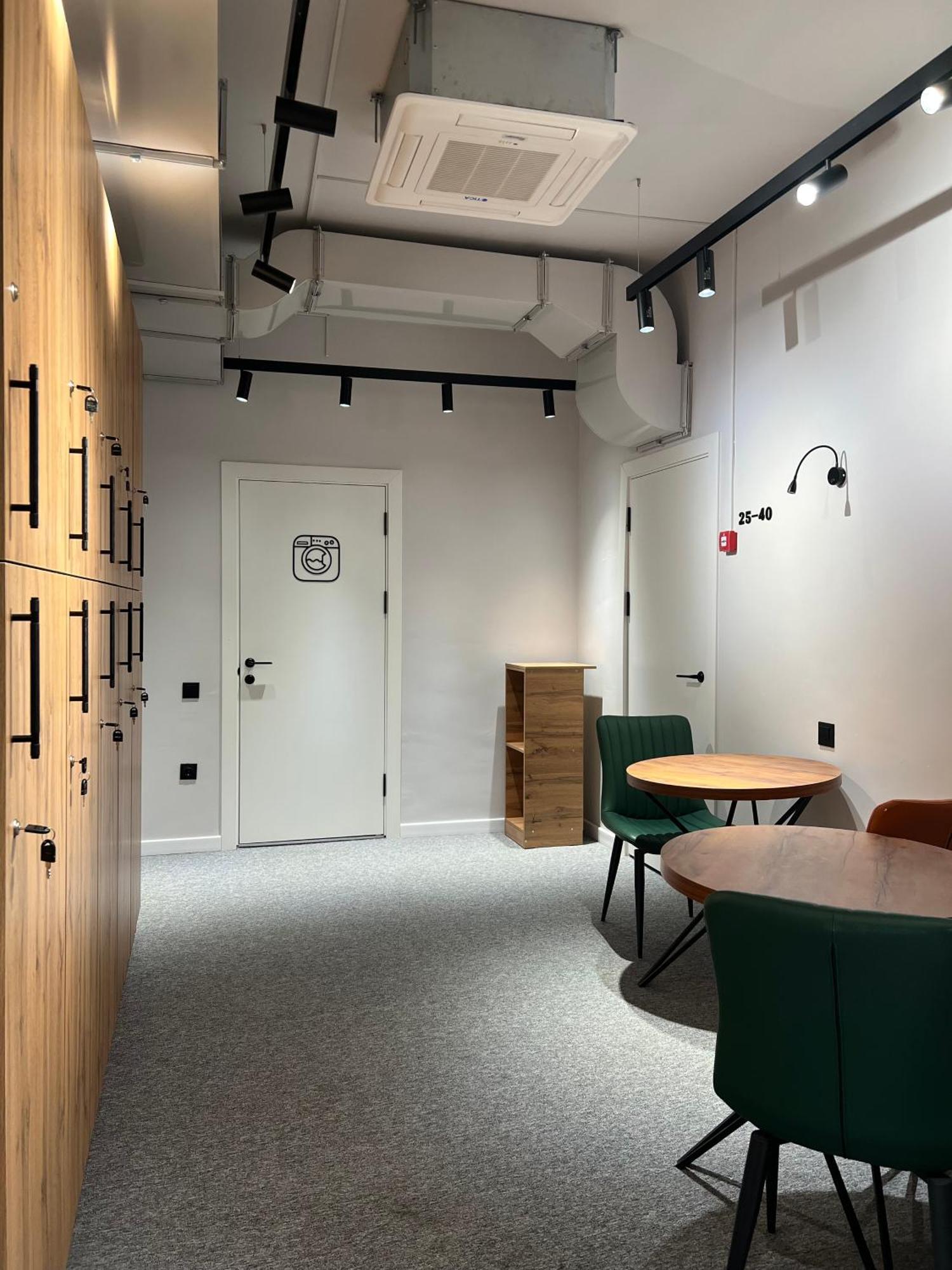 Aiva Hostel Bisjkek Eksteriør billede