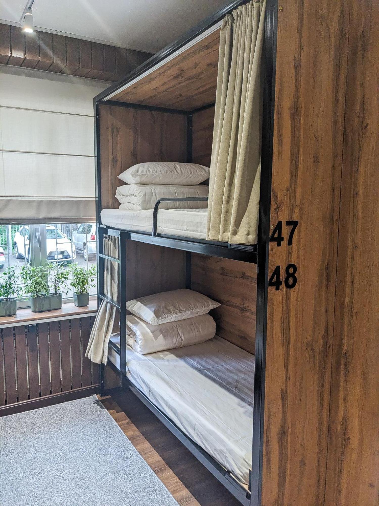 Aiva Hostel Bisjkek Eksteriør billede