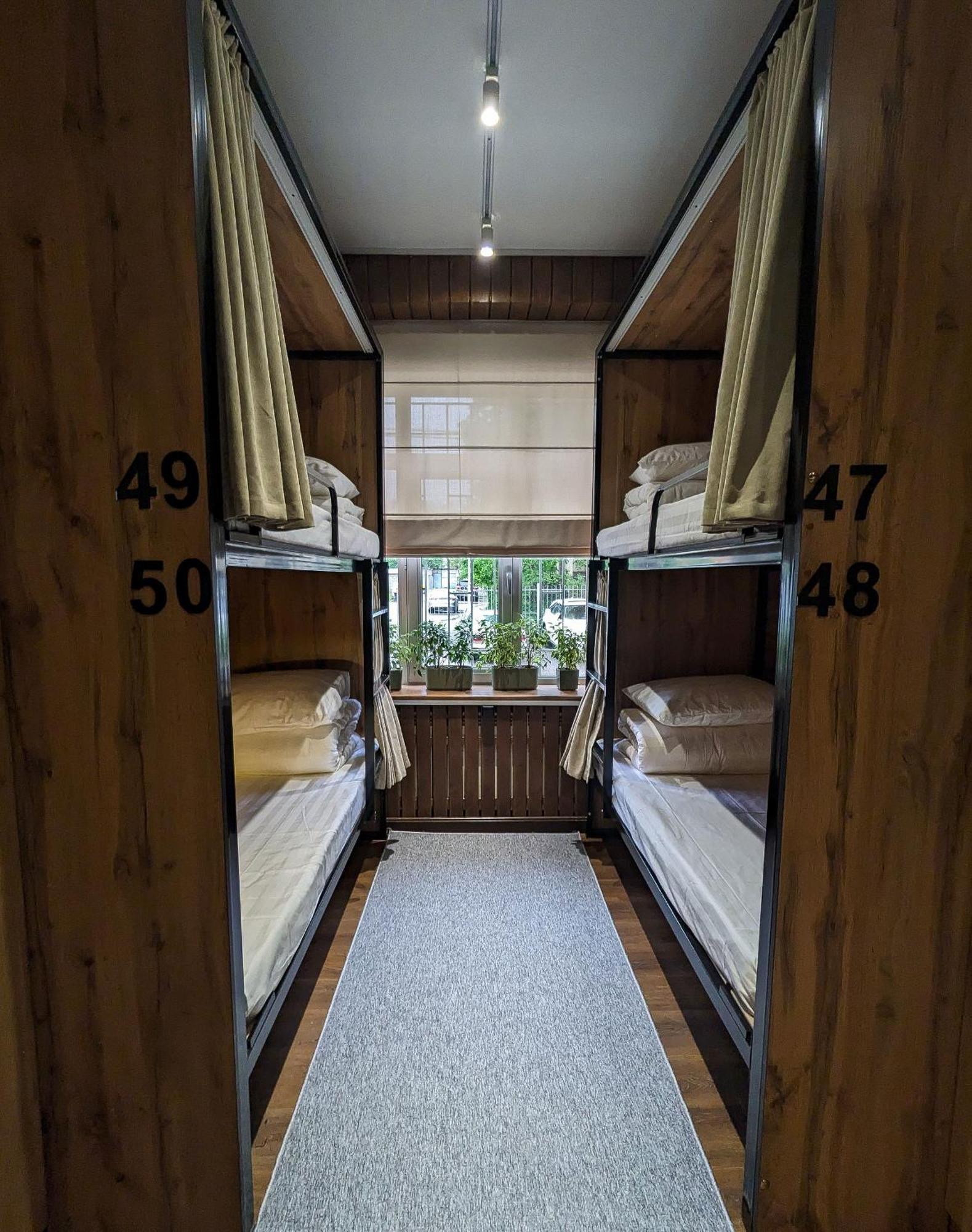Aiva Hostel Bisjkek Eksteriør billede